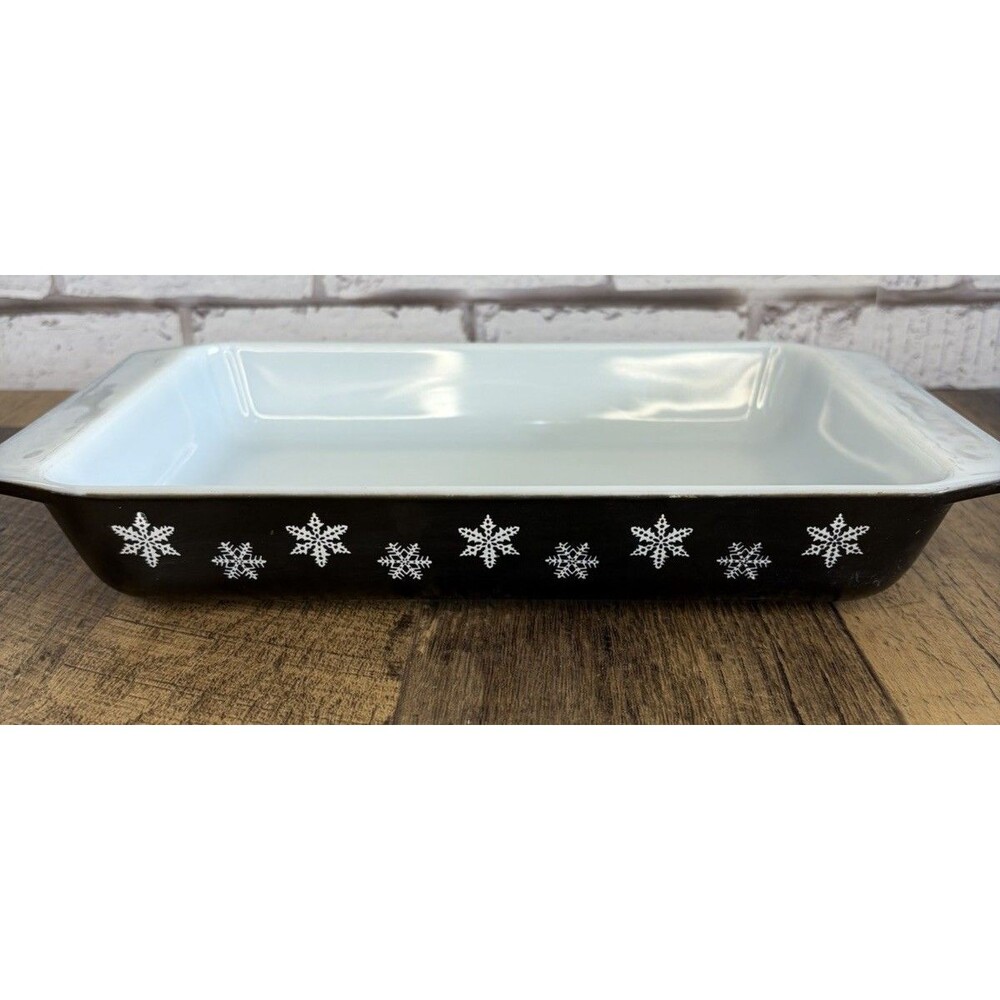 Pyrex Black Snowflake 548-B Casserole Dish 1.25 Qt Vintage